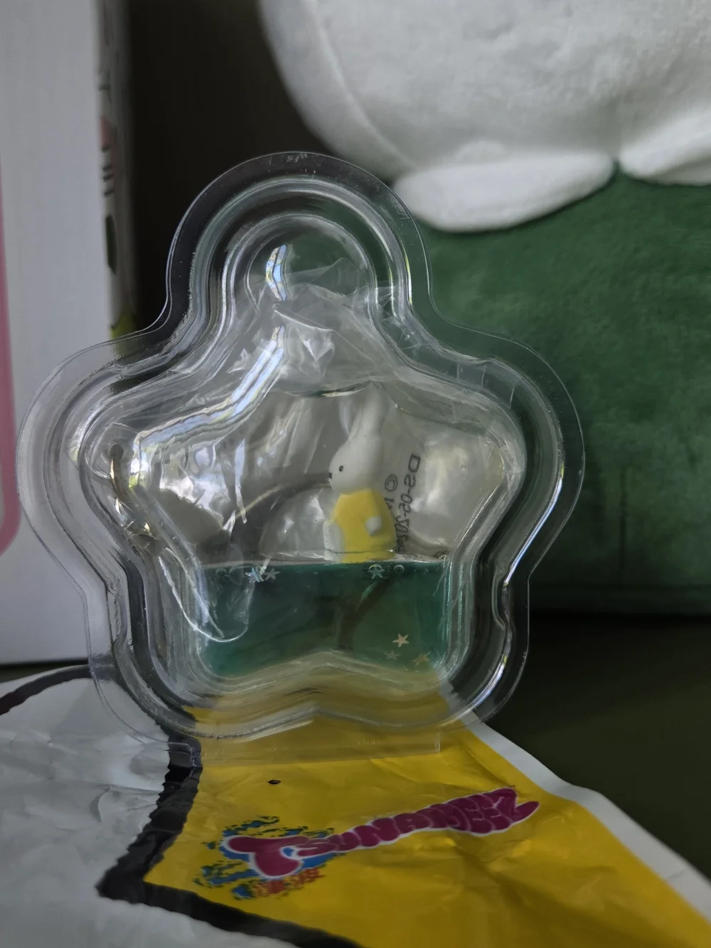 Miffy Star-Shaped Water Keychain - Yellow Outfit